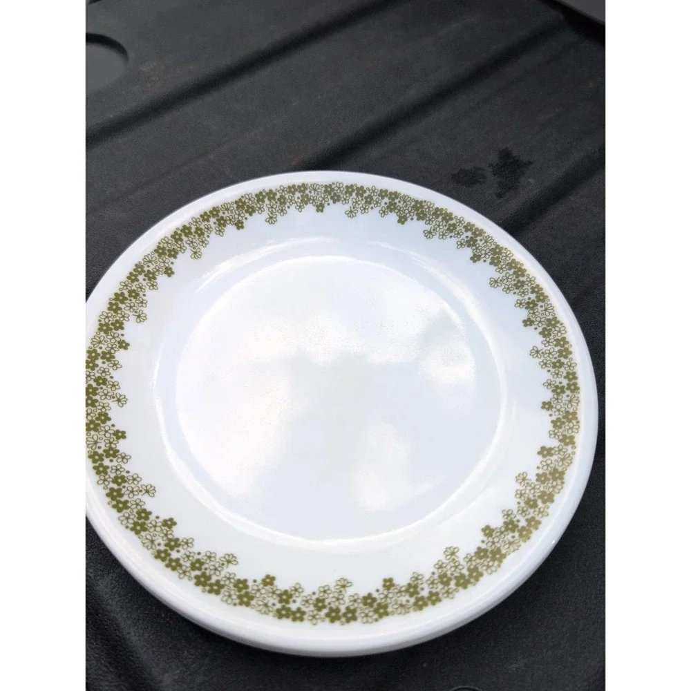 Corelle Spring Blossom Green Crazy Daisy Luncheon~Salad Plates 8.5